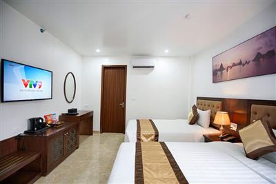 halongcentricahotel.com