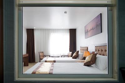 halongcentricahotel.com