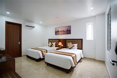 halongcentricahotel.com